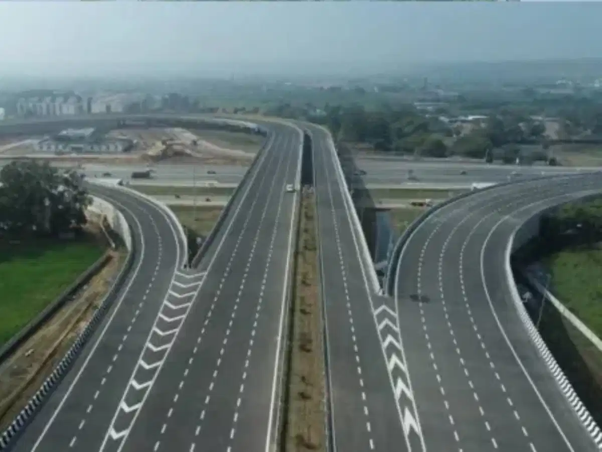 "PM Modi inaugurates Dwarka Expressway in Gurugram, symbolizing infrastructure progress and connectivity enhancement."